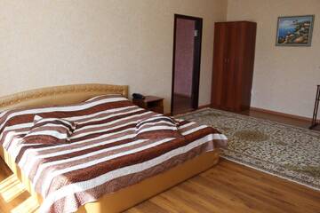 Фото номера Люкс с 1 спальней Отели типа «постель и завтрак» Hotel Tourist г. Павлодар 10
