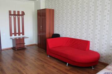 Фото номера Стандартный четырехместный номер Отели типа «постель и завтрак» Hotel Tourist г. Павлодар 2