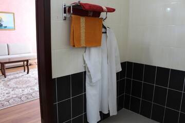 Фото номера Люкс с 1 спальней Отели типа «постель и завтрак» Hotel Tourist г. Павлодар 4